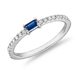 Blue Nile 蓝宝石与钻石密钉戒指