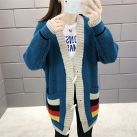 莉夏乐 2019秋季新品女装针织衫韩版V领牛角扣拼色条纹中长款针织开衫毛衣外套 MMHS5113 孔蓝 均码