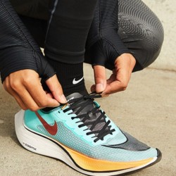 Nike ZoomX Vaporfly Next% 男子跑步鞋