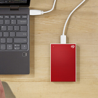 希捷(Seagate)2TB USB3.0移动硬盘 新睿品 2.5英寸 (轻薄小巧 自动备份 金属拉丝) 挚爱红+数据救援服务3年版