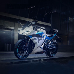 cfmoto春风250sr运动跑车摩托车星光白高配版定金整车21680元