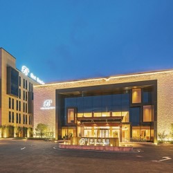 上海柏思特酒店 高级标准房/主题亲子房1晚(可选早餐)+迪士尼接送+亲子礼包