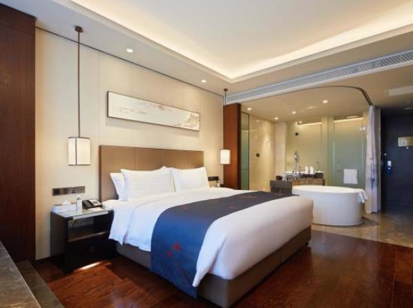 周末不涨西安芙蓉阁酒店高级大床房2晚连住含早餐2份