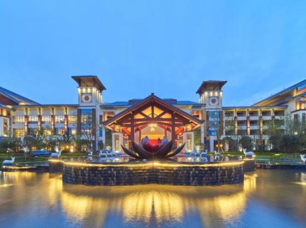 安徽池州九华山荣玺庄园温泉度假酒店高级房 2晚 (含双早 双人温泉浴)