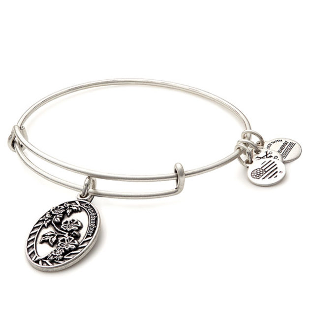 ALEX AND ANI Because I Love You 苹果花浮雕吊坠手镯