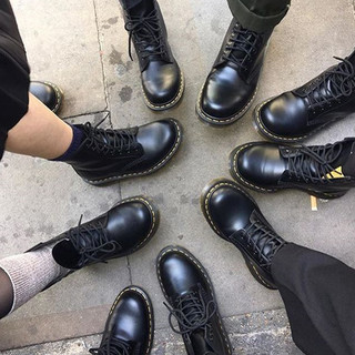 Dr.Martens 26230001 女款马丁靴