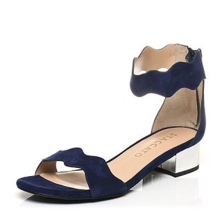 羊绒皮粗跟凉鞋商品介绍完善信息思加图是百丽国际旗下比较高端的品牌