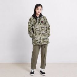省656元 Vans 范斯work Weird 女子运动休闲迷彩服夹克 什么值得买