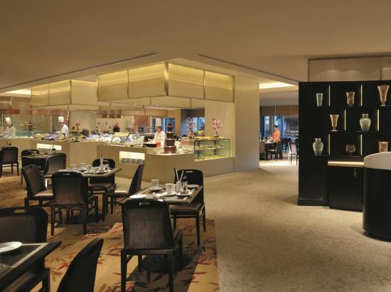 北海香格里拉大酒店 高级海景双床房1晚 含双人早餐+香宫双人海鲜套餐
