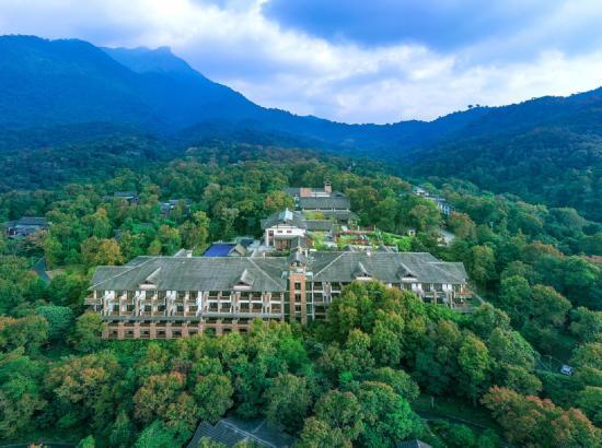 海南五指山亚泰雨林酒店雨林雅致别墅1晚含早餐椰子鸡火锅套餐