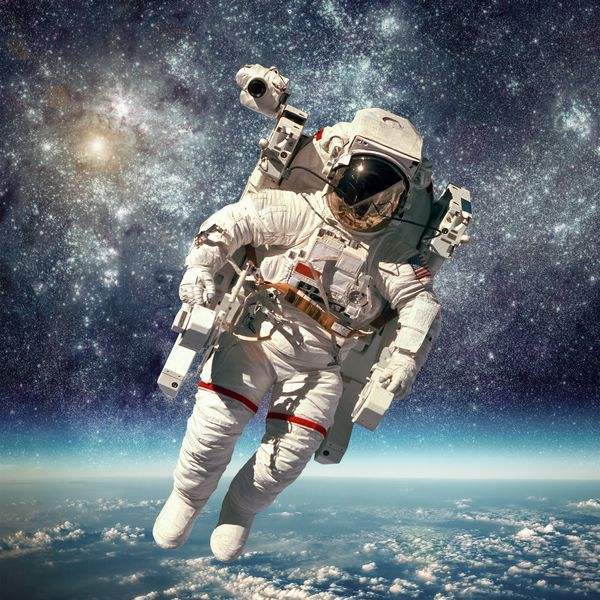 小编精选spacex载人飞船两位宇航员戴了什么手表