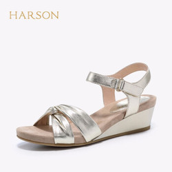 商场同款哈森 2020夏季新款羊皮革休闲一字带露趾坡跟中跟女凉鞋 HM06660 浅金色 37