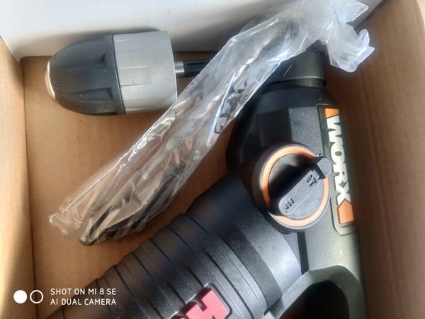 材质工艺：在材质方面，看外观应该不错，至