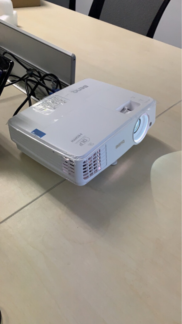 benq明基ed935投影仪