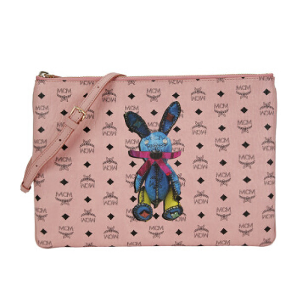 商品mcm 女士桃粉色visetos 小兔子系列人造革手拿单肩斜挎两用包 myz