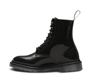 Dr. Martens 22649001 8孔高帮靴