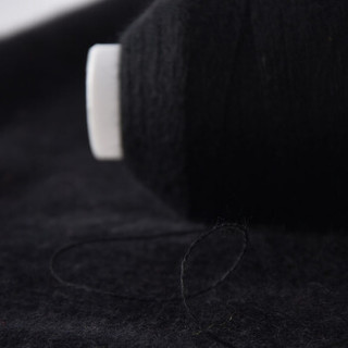 牧心 羊绒线 毛线 24/2中细线 手编机织均可 婴儿宝宝毛线 围巾线Z01 纯黑色