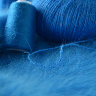 奥丝布莱特 羊绒线 长毛毛线 14/2中粗线 手编机织均可 婴儿宝宝毛线 围巾线J05 湖蓝色