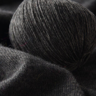 牧心 羊绒线毛线 21/3中粗线 手编机织均可 婴儿宝宝毛线 围巾线Z04 深灰色
