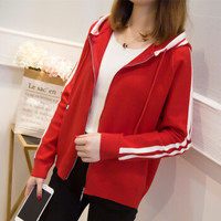 AUDDE 2018秋装新品女款针织衫韩版秋季连帽拉链拼色条纹插肩袖针织开衫毛衣外套 MMWJ8298 红色 均码