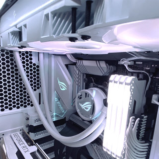 ROG玩家国度 小白龙STRIX华硕一体式水冷cpu散热器白色冷排12cm风扇RGB灯效台式机电脑机箱360水冷超频水冷头