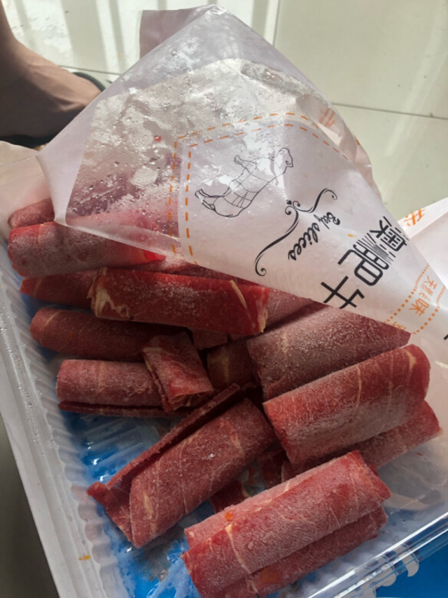 看图就知道，全是红肉，牛肉片比较厚，看着