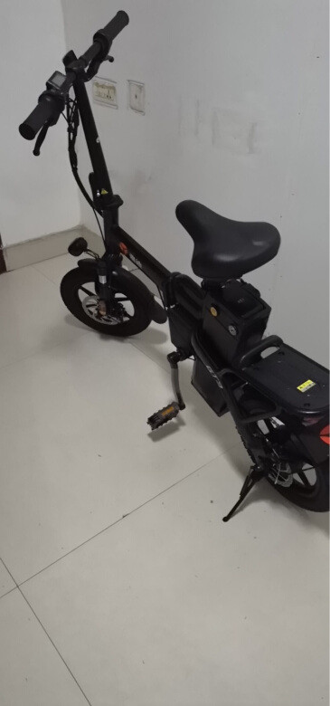 
外形外观：小巧方便，可以放楼道，车子质