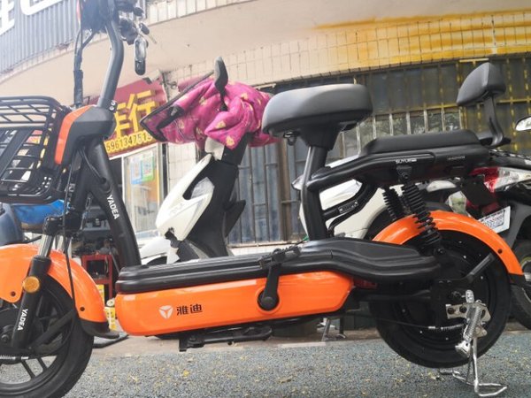 
电动车不错 狠漂亮 骑起来特别舒服 国