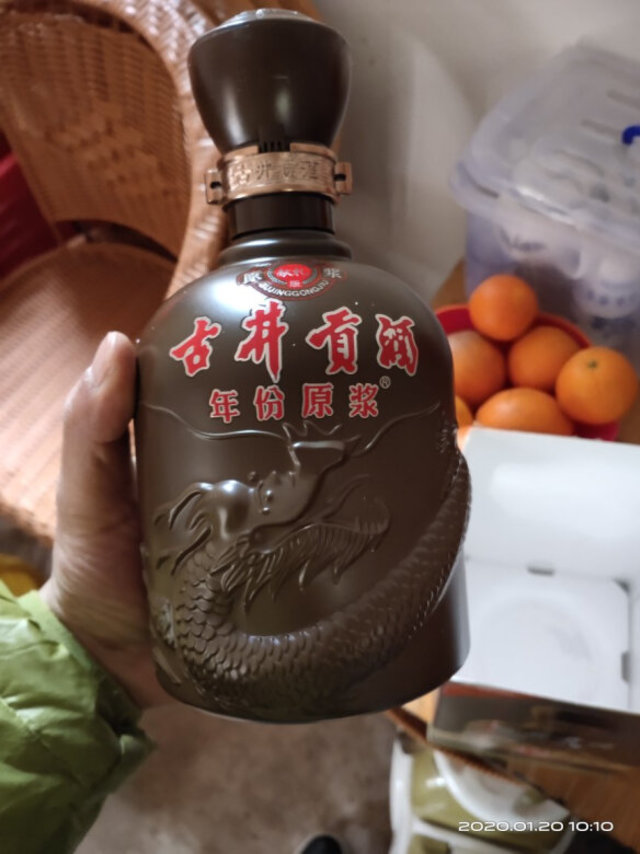 还不错每年都买这个酒口感也很好，不会很裂