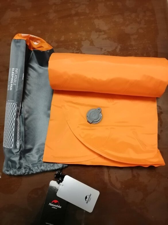 体积小，携带方便，重量也不大，挺好