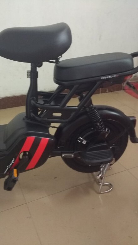 
车子质量：非常结实，大气。电池续航：电