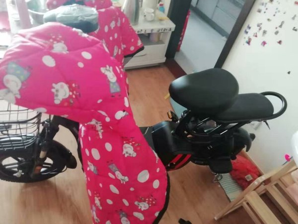 
车子不错  外观好看  出去也方便了很