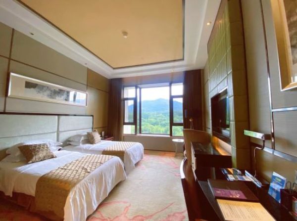 南京紫金山庄钟山楼湖景单间2晚含双早