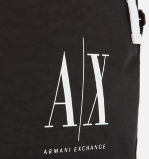 Armani Exchange 男士logo斜挎包