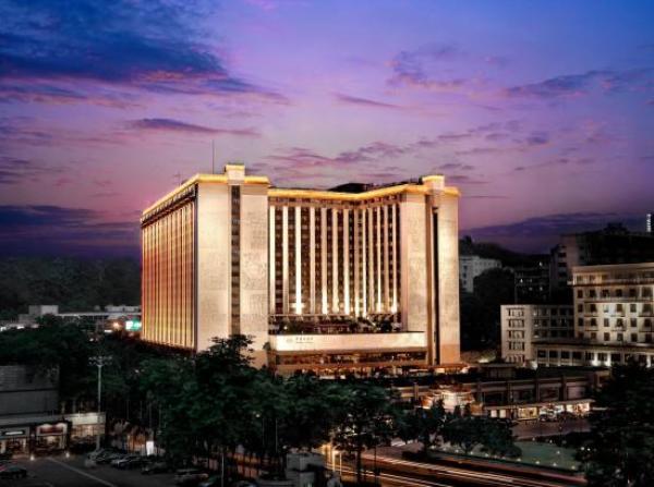 近地铁口广州中国大酒店尊豪房1晚含500元餐饮券