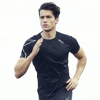 跑步健身透气轻便上衣男士圆领短袖运动T恤 M 黑色