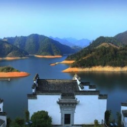 黄山德懋堂 怡养山高级大床房1晚 (双人特色午餐+晚餐1次+享茶课体验1次)
