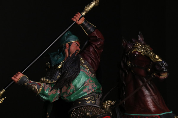 横刀立马,八面威风,开天1/4关羽雕像开箱