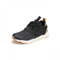 Reebok 锐步 Furylite 女士休闲运动鞋 CN0134 黑金 35.5