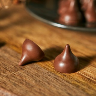 HERSHEY\'S 好时 KISSES 巧克力组合装 (黑巧克力+巴旦木巧克力+ 牛奶巧克力+曲奇奶香白巧克力) 500g