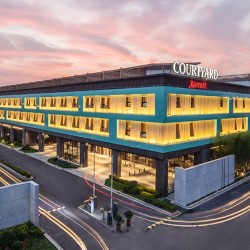 近迪士尼!上海国际旅游度假区万怡酒店 豪华大床房1晚(含早餐+双人安格斯牛肉套餐+班车接送)
