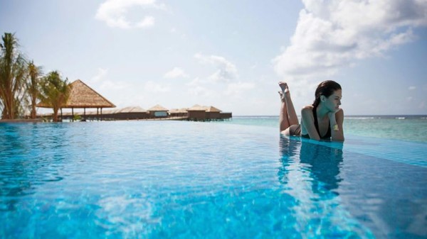 官宣可出境起6个月有效期！马尔代夫 神仙珊瑚岛 2晚沙滩泳池别墅+2晚豪华水上泳池套房 度假套餐