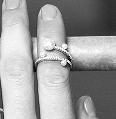 APM Monaco A17756XPL 女士珍珠S925银镶锆石缠绕戒指 52