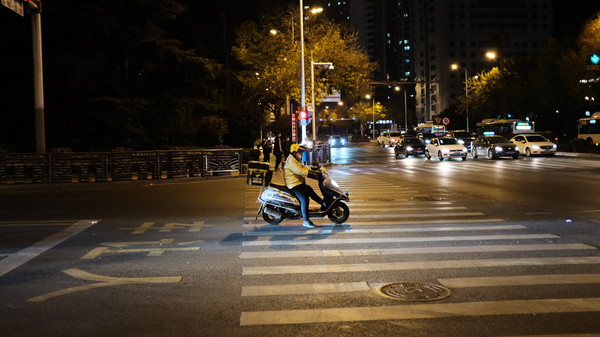 众说纷纭：胶片味道对了，FUJIFILM 富士 X100F 数码相机