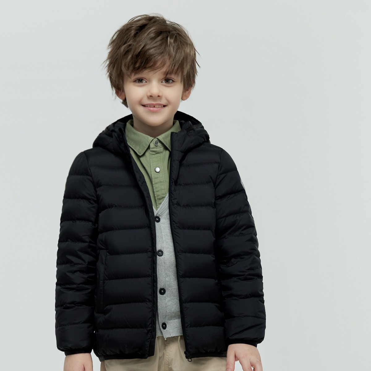 波司登 儿童轻薄款连帽时尚羽绒服