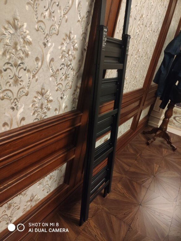 
梯子做工精致细腻，材质比我之前买的要好