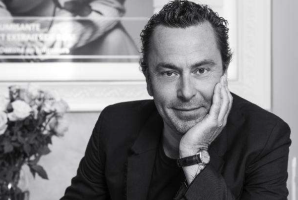 小编精选:能耐了!我的油头皮终于有救了~洗后发根蓬松清爽还止痒防脱