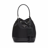 PRADA 普拉达 Saffiano系列女士尼龙皮革束口可拆卸肩带手提包1BE055VOOH-064-F0002 黑色