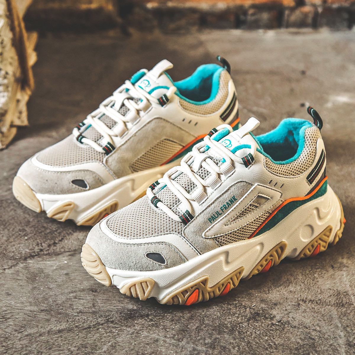 促销活动：唯品会 12.8特卖大会高潮期