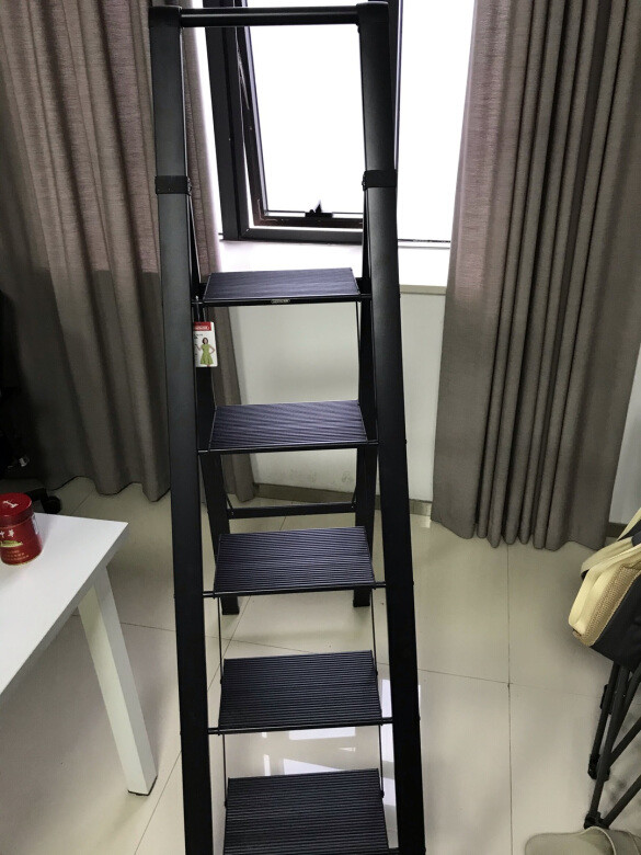 
产品材质：铝制材料强度高，看着厚重拿上